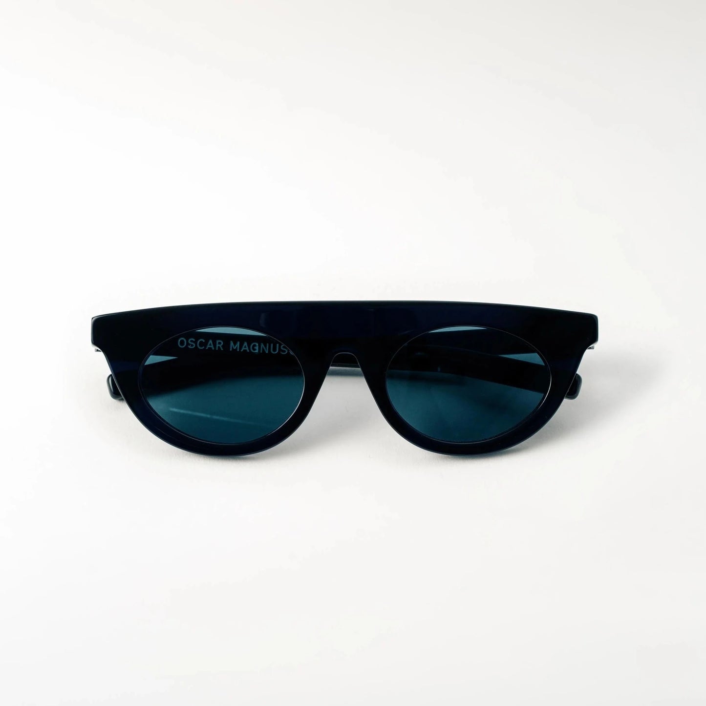 Oscar Magnuson - Sunglasses Debbie Deep Ink